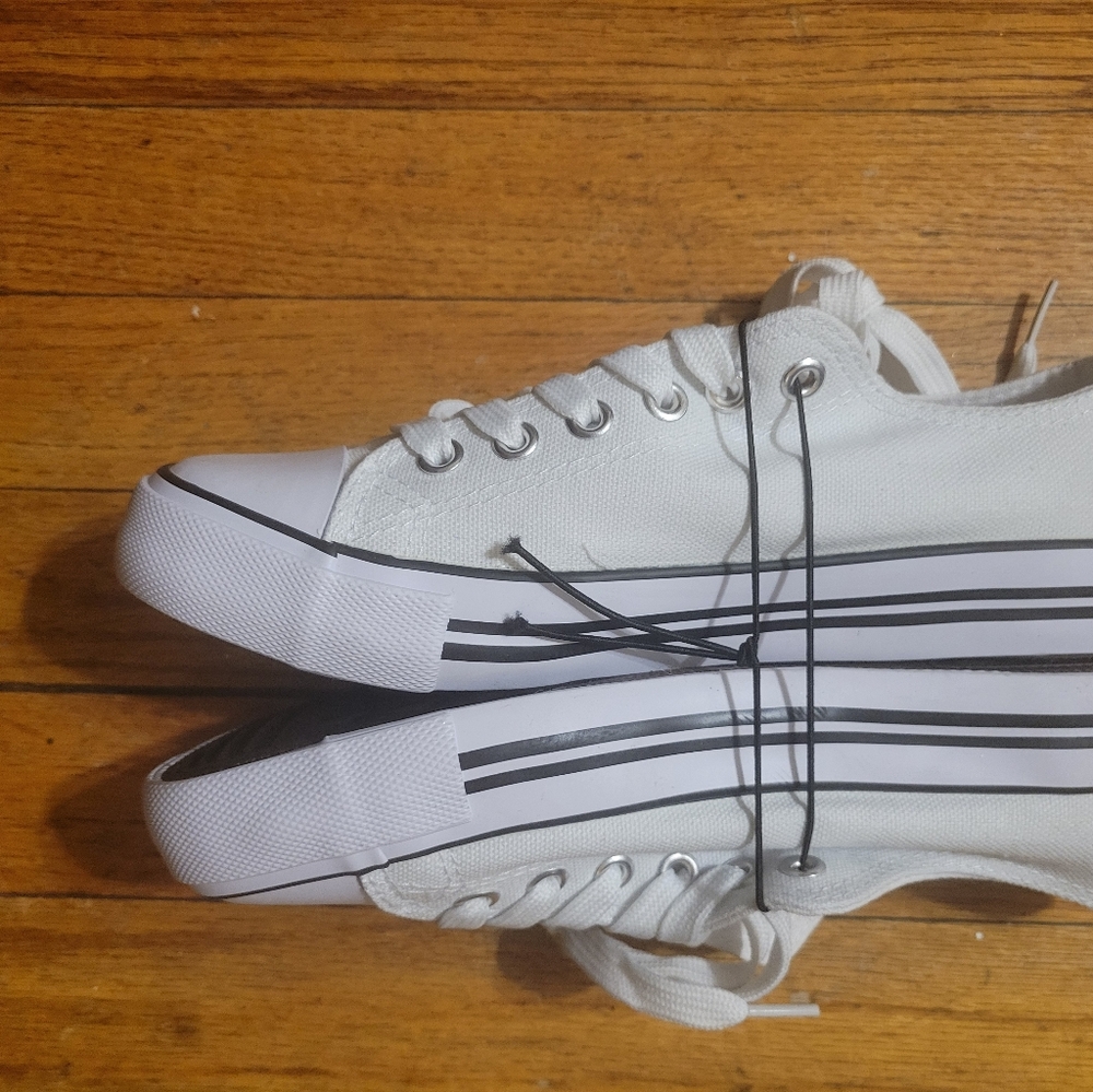 Epic Step Low Top Cap Toe Women's White Sneakers Size 6 - Picture 7 of 12